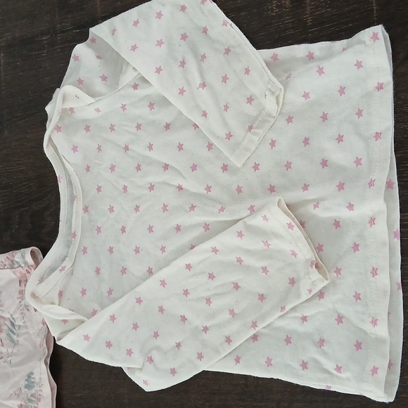 Floral and Star Print Kids Tops (2) 12 Months - Picture 2 of 6